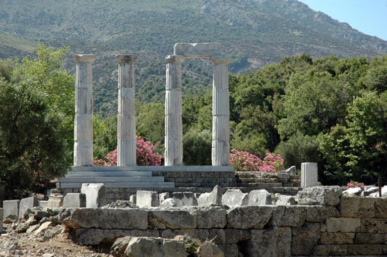 Ξεκίνησε η αποκατάσταση του Ιερού των Μεγάλων Θεών στη Σαμοθράκη Ξεκίνησε η αποκατάσταση του Ιερού των Μεγάλων Θεών στη Σαμοθράκη