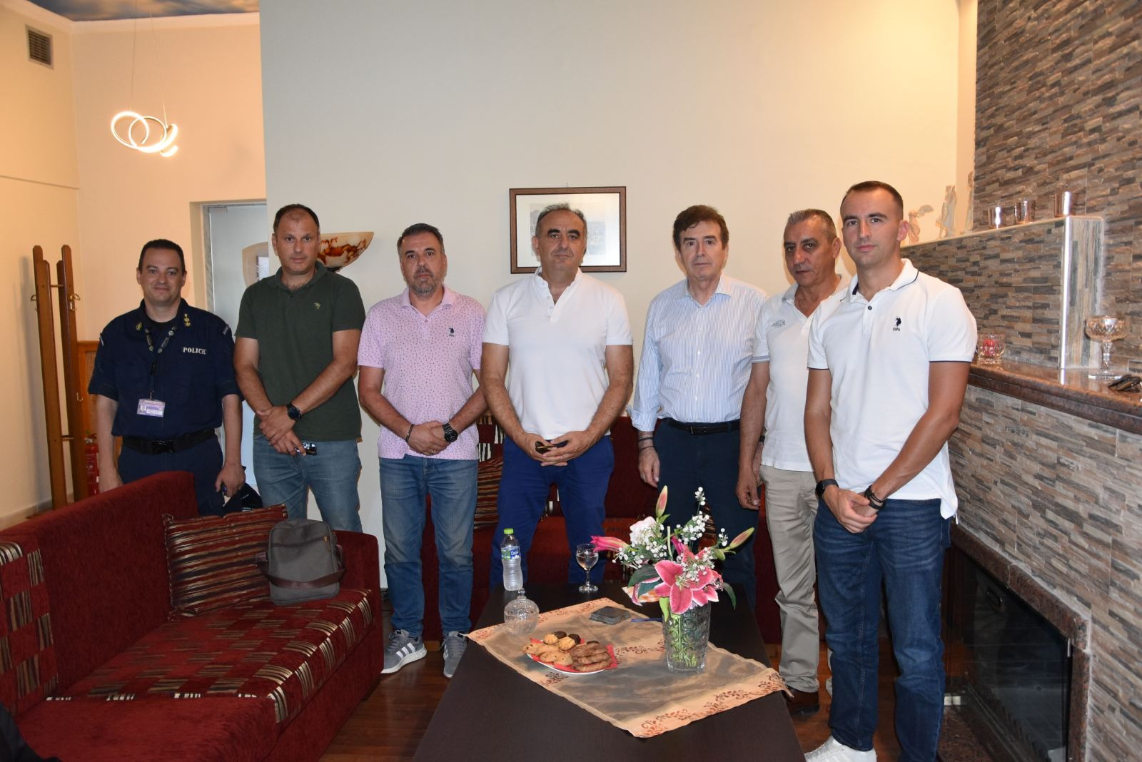 Συνάντηση εκπροσώπου της Ε.Α.Α.Μ.Θ. με τον Υπουργό Προστασίας του Πολίτη Συνάντηση εκπροσώπου της Ε.Α.Α.Μ.Θ. με τον Υπουργό Προστασίας του Πολίτη