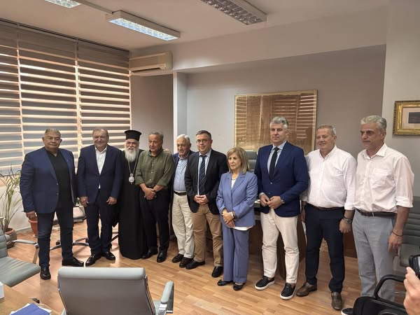 Συνάντηση στην έδρα της Αποκεντρωμένης Διοίκησης ΑΜΘ με θέμα τη συνεργασία της Αυτοδιοίκησης με την Αποκεντρωμένη Διοίκηση Συνάντηση στην έδρα της Αποκεντρωμένης Διοίκησης ΑΜΘ με θέμα τη συνεργασία της Αυτοδιοίκησης με την Αποκεντρωμένη Διοίκηση