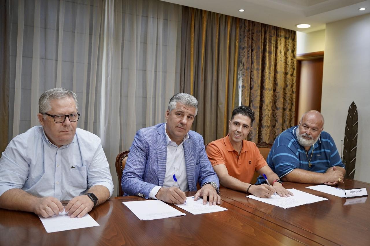 Ο περιφερειάρχης ΑΜΘ υπέγραψε τη σύμβαση για τη βελτίωση και διαπλάτυνση της 10ης Επαρχιακής Οδού στο τμήμα Νέα Πέραμος – Εγνατία Οδός Ο περιφερειάρχης ΑΜΘ υπέγραψε τη σύμβαση για τη βελτίωση και διαπλάτυνση της 10ης Επαρχιακής Οδού στο τμήμα Νέα Πέραμος – Εγνατία Οδός