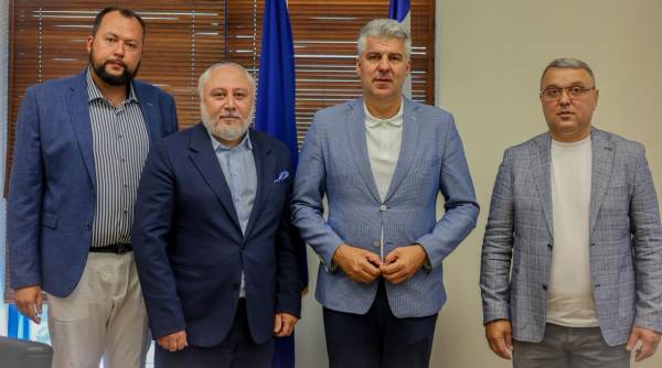 Συνάντηση Τοψίδη με ουκρανική αντιπροσωπεία για ανάπτυξη συνεργασίας με το Donetsk