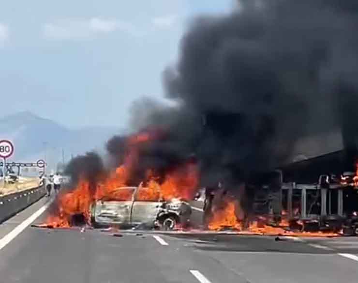 Σοκαριστικό τροχαίο στην Εγνατία Οδό μεταξύ Κομοτηνής και Ξάνθης – 3 νεκροί ο απολογισμός! Σοκαριστικό τροχαίο στην Εγνατία Οδό μεταξύ Κομοτηνής και Ξάνθης – 3 νεκροί ο απολογισμός!