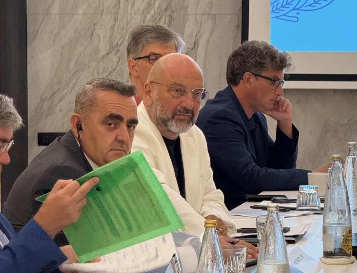 Σάκης Αρναούτογλου από Κέρκυρα: “Η Ευρώπη δεν χτίζεται στις Βρυξέλλες αλλά στην Περιφέρεια, στα Νησιά μας.” (φωτος) Σάκης Αρναούτογλου από Κέρκυρα: “Η Ευρώπη δεν χτίζεται στις Βρυξέλλες αλλά στην Περιφέρεια, στα Νησιά μας.” (φωτος)