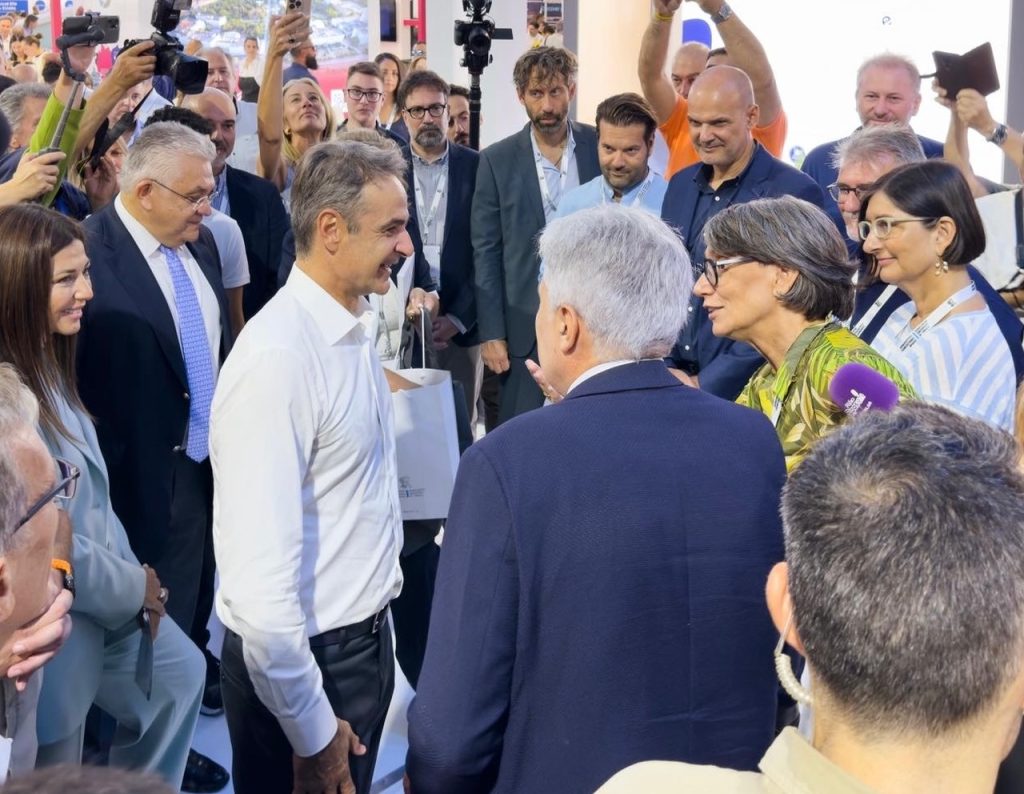 Στο περίπτερο του ΔΠΘ στην 89η Διεθνή Έκθεση Θεσσαλονίκης βρέθηκε ο πρωθυπουργός Κυριάκος Μητσοτάκης Στο περίπτερο του ΔΠΘ στην 89η Διεθνή Έκθεση Θεσσαλονίκης βρέθηκε ο πρωθυπουργός Κυριάκος Μητσοτάκης