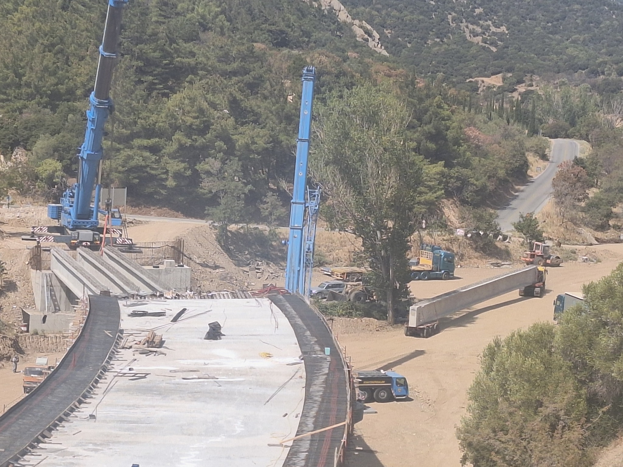 Ροδόπη: Με σταθερούς ρυθμούς οι εργασίες κατασκευής της νέας γέφυρας ποταμού Κομψάτου (φωτος) Ροδόπη: Με σταθερούς ρυθμούς οι εργασίες κατασκευής της νέας γέφυρας ποταμού Κομψάτου (φωτος)