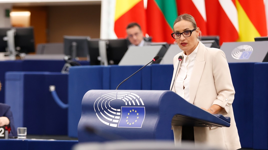 Βρυξέλλες: Ομόφωνη έγκριση των τροπολογιών της Ε. Μελέτη για την προστασία των παιδιών στο  διαδίκτυο