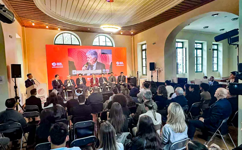 Στην Κομοτηνή πραγματοποιείται το 2ο Regional Growth Conference ΑΜΘ με στόχο τη στήριξη της ακριτικής μας περιφέρειας- Ενδιαφέρουσες τοποθετήσεις Στυλιανίδη, Κασσελάκη, Φάμελλου, Σδούκου Στην Κομοτηνή πραγματοποιείται το 2ο Regional Growth Conference ΑΜΘ με στόχο τη στήριξη της ακριτικής μας περιφέρειας- Ενδιαφέρουσες τοποθετήσεις Στυλιανίδη, Κασσελάκη, Φάμελλου, Σδούκου