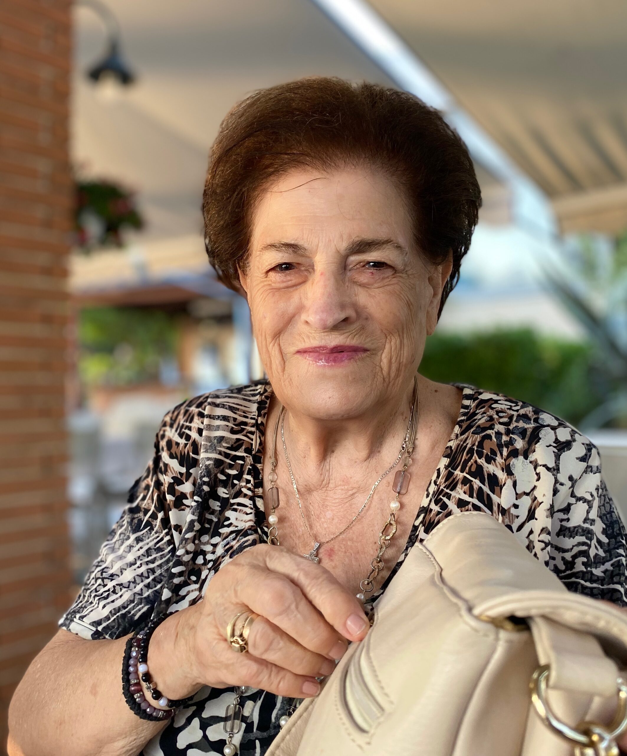 Aντί στεφάνων, να στηρίξουν φορείς με κοινωφελές έργο και προσφορά Aντί στεφάνων, να στηρίξουν φορείς με κοινωφελές έργο και προσφορά