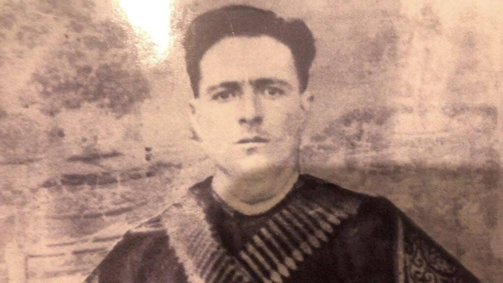 Σωτήρης Χατζημανώλης: “Ο Ήρωάς μου δεν πήγε στο πανηγύρι…” Σωτήρης Χατζημανώλης: “Ο Ήρωάς μου δεν πήγε στο πανηγύρι…”