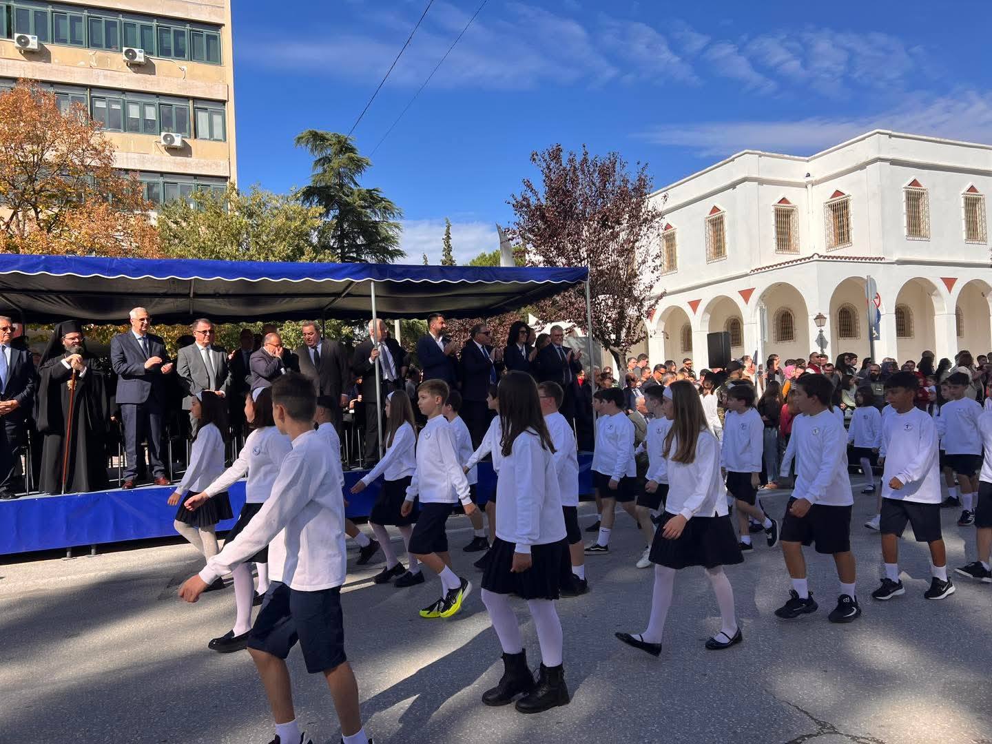 Κομοτηνή: Tιμήθηκε η Εθνική Επέτειος της 28ης Οκτωβρίου με καταθέσεις στεφάνων και μαθητική και στρατιωτική παρέλαση Κομοτηνή: Tιμήθηκε η Εθνική Επέτειος της 28ης Οκτωβρίου με καταθέσεις στεφάνων και μαθητική και στρατιωτική παρέλαση