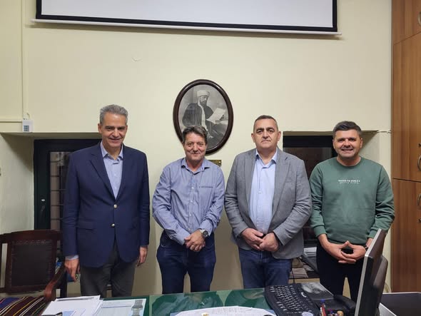 Συνάντηση της ΔΕΜΠ Κομοτηνής με τον βουλευτή της ΝΔ Άγγελο Συρίγο και τον Ευρωβουλευτή Φρέντυ Μπελέρη Συνάντηση της ΔΕΜΠ Κομοτηνής με τον βουλευτή της ΝΔ Άγγελο Συρίγο και τον Ευρωβουλευτή Φρέντυ Μπελέρη