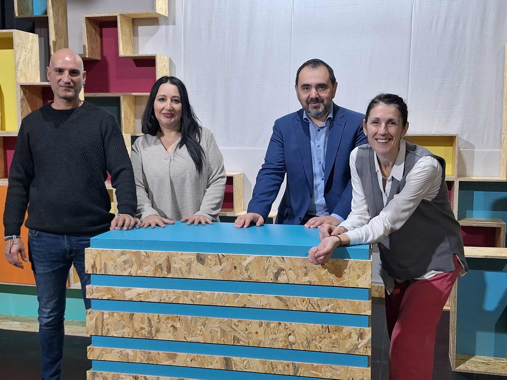 Συνέντευξη Τύπου του ΔΗΠΕΘΕ Κομοτηνής για την νέα παιδική παράσταση του Άγγελου Αγγέλου και της Έμης Σίνη με τίτλο «Πουπουλapp» (video) Συνέντευξη Τύπου του ΔΗΠΕΘΕ Κομοτηνής για την νέα παιδική παράσταση του Άγγελου Αγγέλου και της Έμης Σίνη με τίτλο «Πουπουλapp» (video)