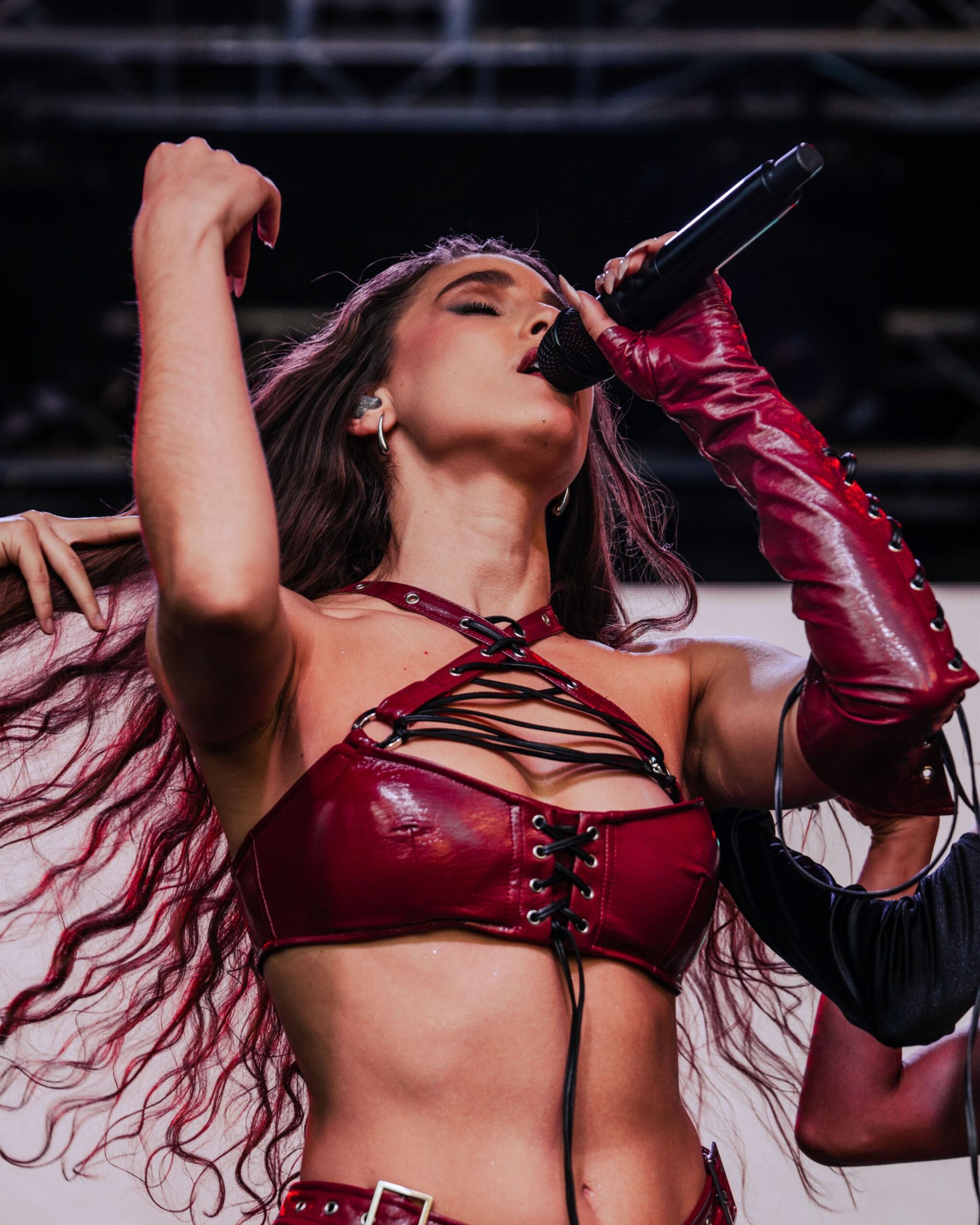 Η Evangelia γίνεται η πρώτη Ελληνίδα καλλιτέχνιδα που εμφανίζεται στο Dusk Music Festival