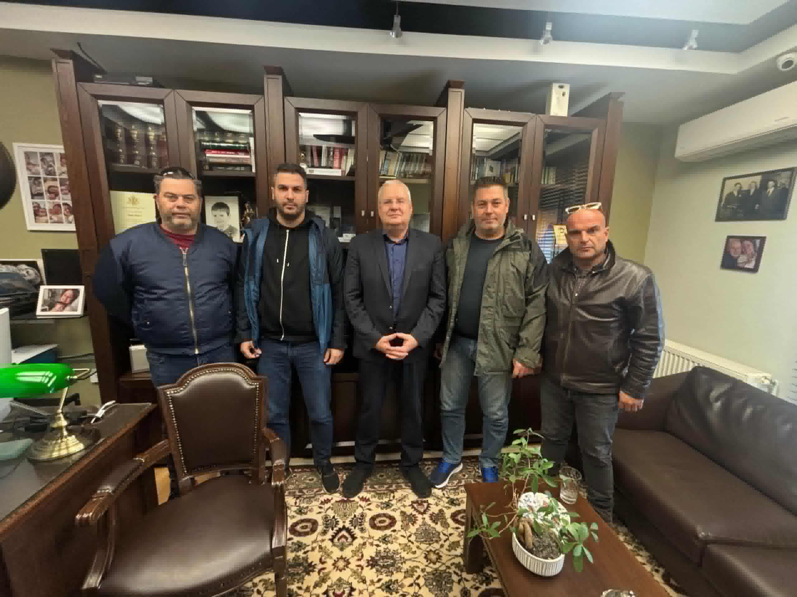 Κομοτηνή: Συνάντηση επιτροπής αγροτών Ν.Ροδόπης με τον βουλευτή του ΠΑΣΟΚ ΚΙΝΑΛ, Ιλχάν Αχμέτ Κομοτηνή: Συνάντηση επιτροπής αγροτών Ν.Ροδόπης με τον βουλευτή του ΠΑΣΟΚ ΚΙΝΑΛ, Ιλχάν Αχμέτ