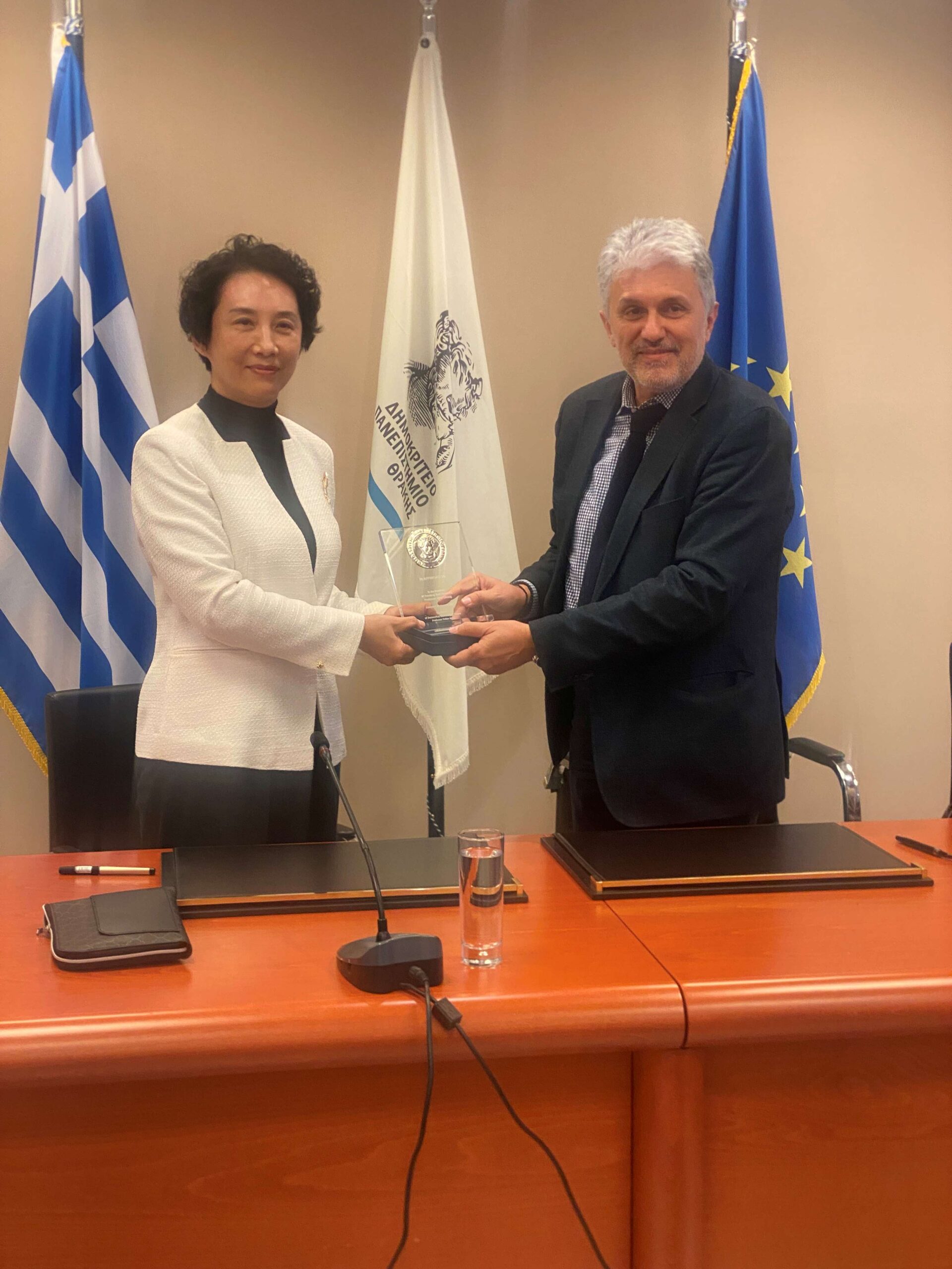 «Επίσκεψη και υπογραφή Μνημονίου Συνεργασίας μεταξύ του Δημοκρίτειου Πανεπιστημίου Θράκης και του Shandong Sport University από τη Λαϊκή Δημοκρατία της Κίνας