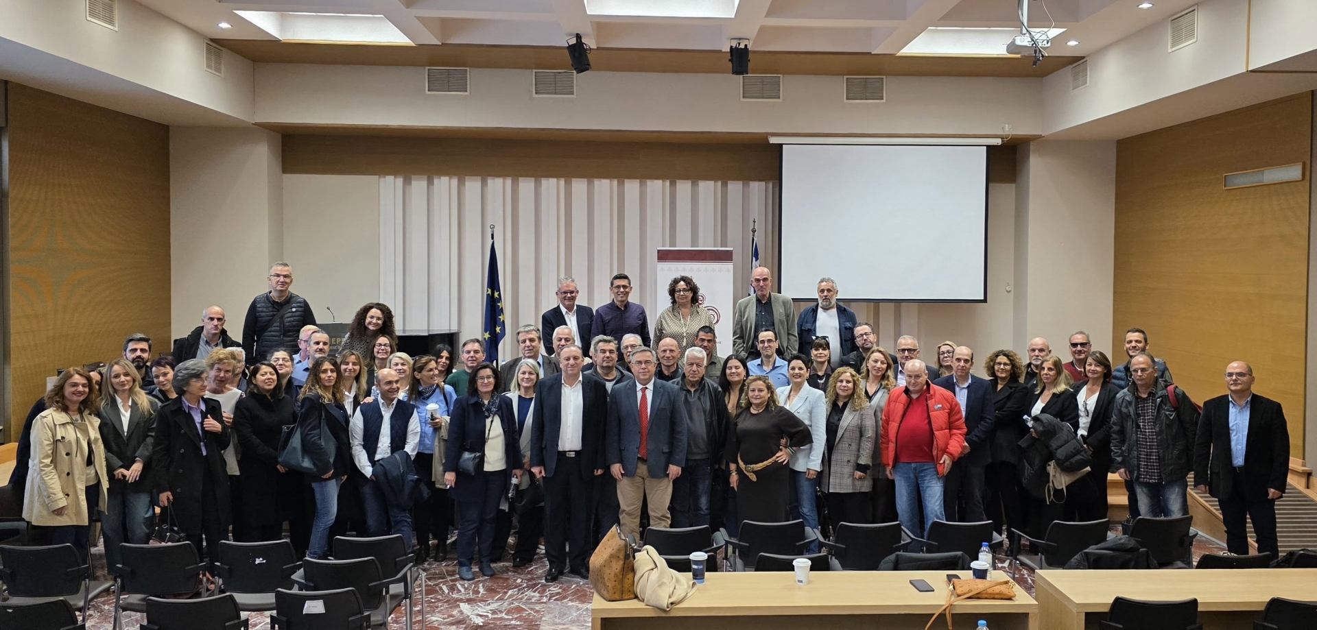 Συνάντηση στελεχών της Αποκεντρωμένης Διοίκησης ΑΜΘ στην Κομοτηνή με στόχο τη συνεργασία και την ανταλλαγή εμπειριών Συνάντηση στελεχών της Αποκεντρωμένης Διοίκησης ΑΜΘ στην Κομοτηνή με στόχο τη συνεργασία και την ανταλλαγή εμπειριών