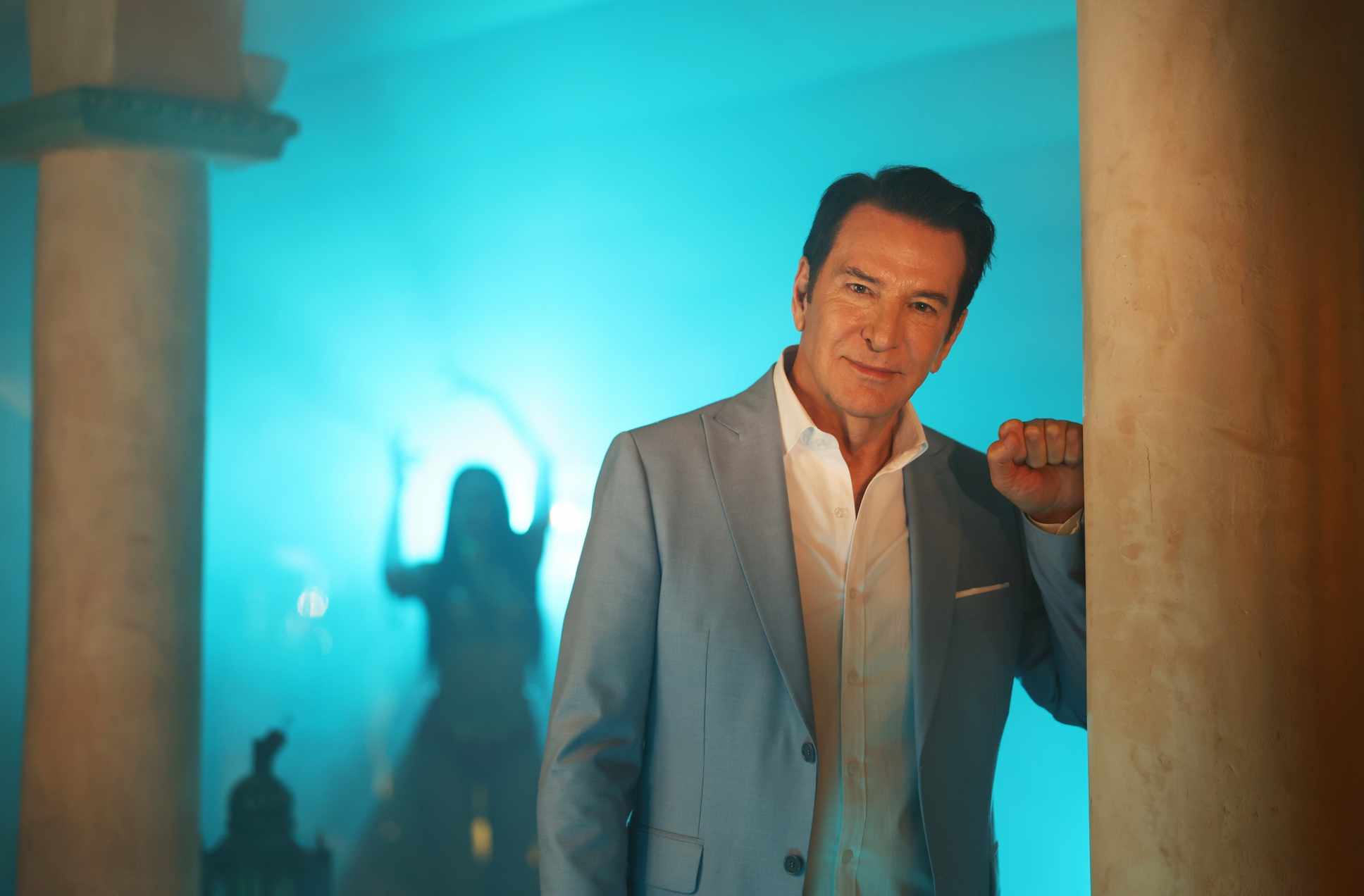 Ο Δημήτρης Κοντολάζος βάζει «φωτιά» στη νυχτερινή ζωή της Πάτρας ! Ο Δημήτρης Κοντολάζος βάζει «φωτιά» στη νυχτερινή ζωή της Πάτρας !