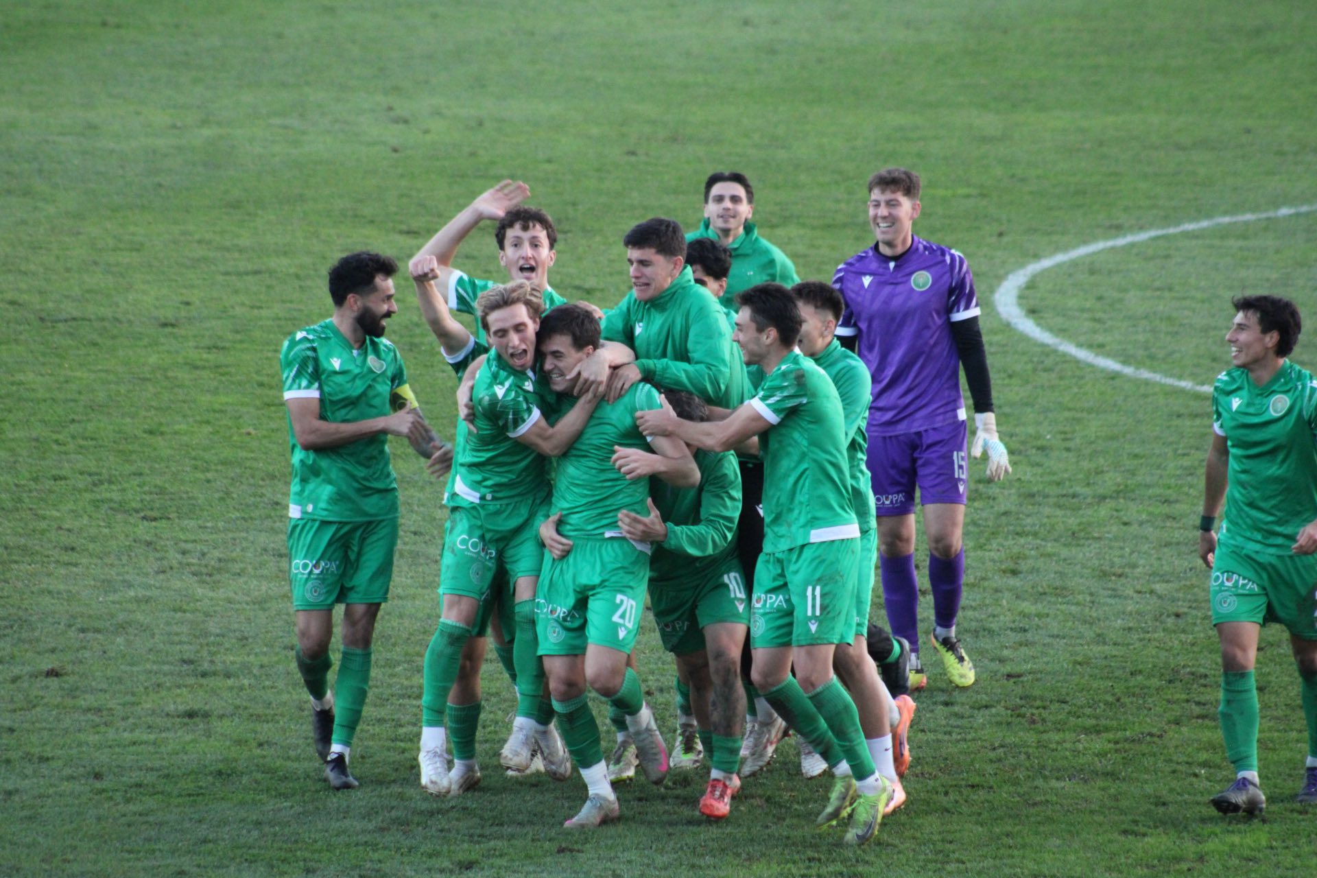 Γ’ Εθνική: Πανθρακικός και ΑΟΞ νίκησαν παραμένοντας σε κοντινή επαφή με την κορυφή, ηττήθηκε ο Ορέστης! Τα αποτελέσματα, οι σκόρερ, η βαθμολογία και η επόμενη αγωνιστική Γ’ Εθνική: Πανθρακικός και ΑΟΞ νίκησαν παραμένοντας σε κοντινή επαφή με την κορυφή, ηττήθηκε ο Ορέστης! Τα αποτελέσματα, οι σκόρερ, η βαθμολογία και η επόμενη αγωνιστική