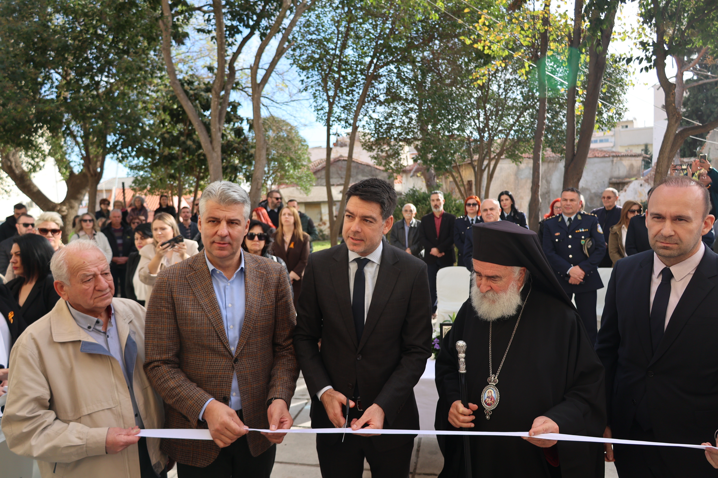 Ο Περιφερειάρχης στα εγκαίνια του Συμβουλευτικού Κέντρου Γυναικών Θυμάτων Βίας «Ζωή Δαλακλίδου» στην Ξάνθη, που χρηματοδοτήθηκε από την Περιφέρεια ΑΜΘ Ο Περιφερειάρχης στα εγκαίνια του Συμβουλευτικού Κέντρου Γυναικών Θυμάτων Βίας «Ζωή Δαλακλίδου» στην Ξάνθη, που χρηματοδοτήθηκε από την Περιφέρεια ΑΜΘ