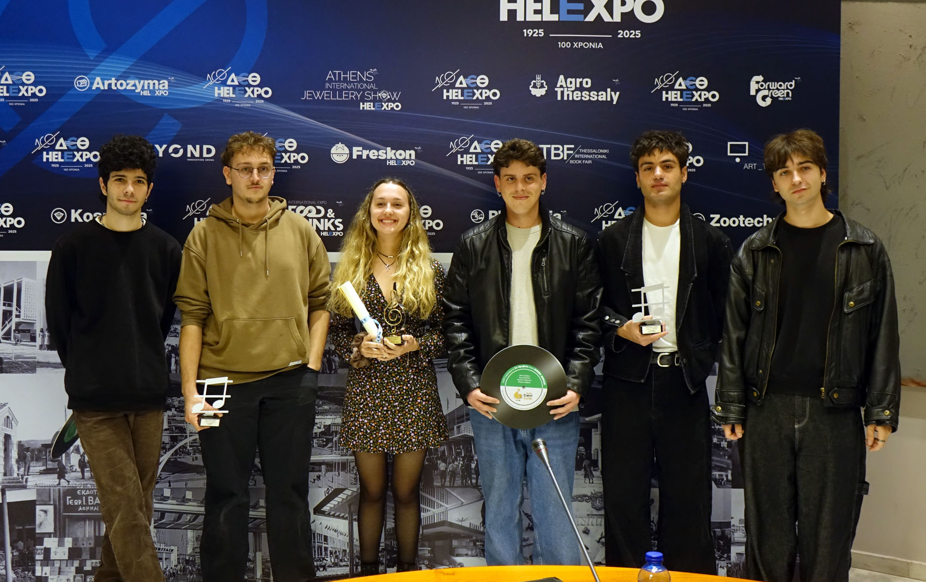 Βραβεύτηκαν οι νικητές του 1ου νεανικού μουσικού διαγωνισμού «Stage Z – Youth Band Battle» Βραβεύτηκαν οι νικητές του 1ου νεανικού μουσικού διαγωνισμού «Stage Z – Youth Band Battle»