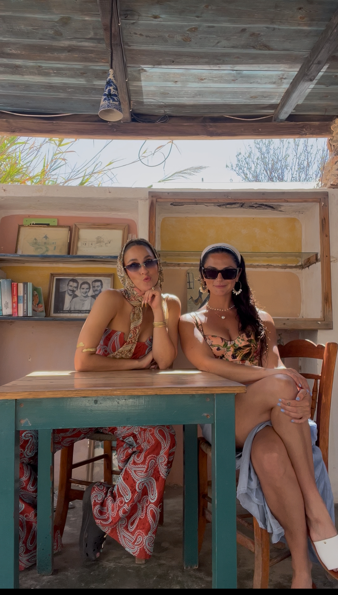 🐚 Στη Φολέγανδρο η Evangelia για το ανατρεπτικό της project με τη διεθνούς φήμης σκηνοθέτιδα Jaime Leigh Gianopoulos