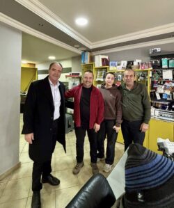 Στην αγορά των Σαπών για ανταλλαγές ευχών ο δήμαρχος Απόστολος Ιωάννου, με κλιμάκιο δημοτικών συμβουλων (φωτος)