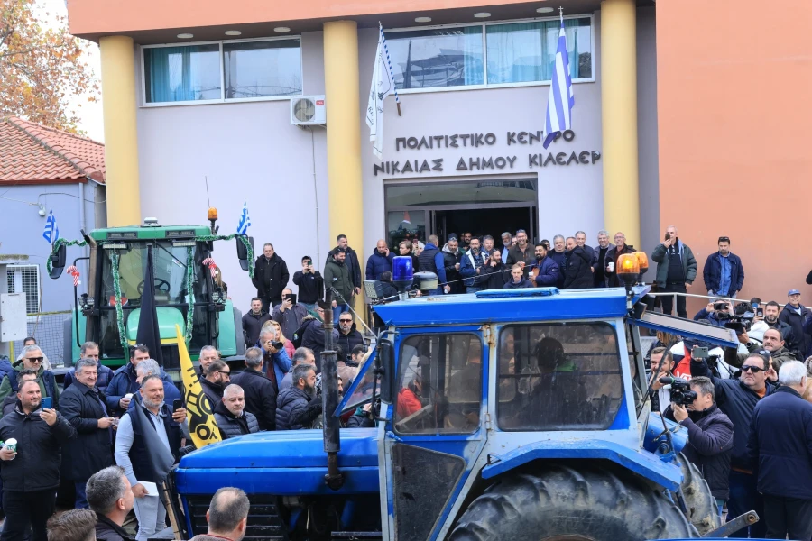 Στα άκρα η κόντρα κυβέρνησης – αγροτών: Δεν πάνε στο Μαξίμου ! Στα άκρα η κόντρα κυβέρνησης – αγροτών: Δεν πάνε στο Μαξίμου !