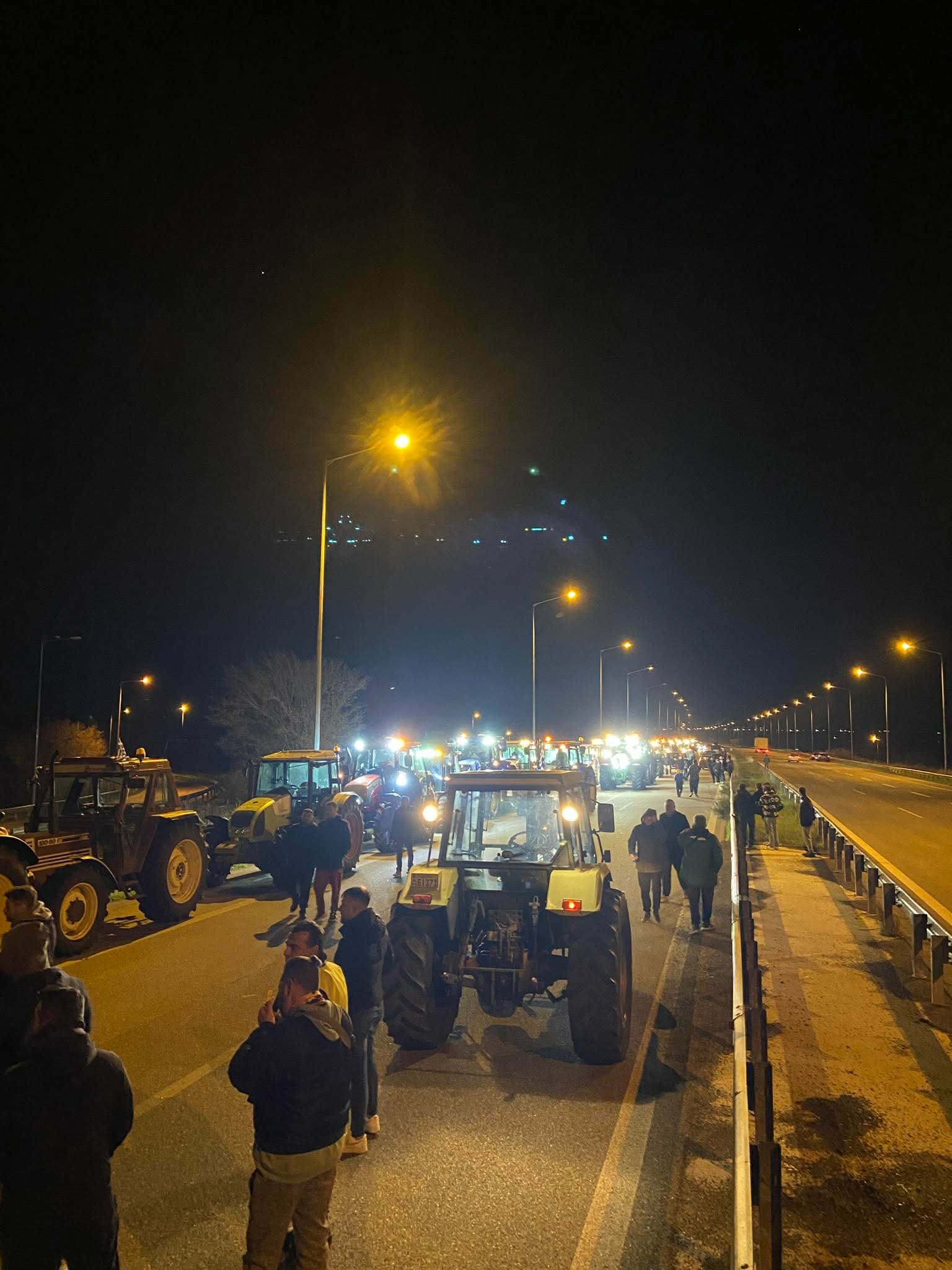 Χρυσοχοΐδης προς αγρότες: “Όποιος καταλαμβάνει τελωνεία θα έχει συνέπειες”