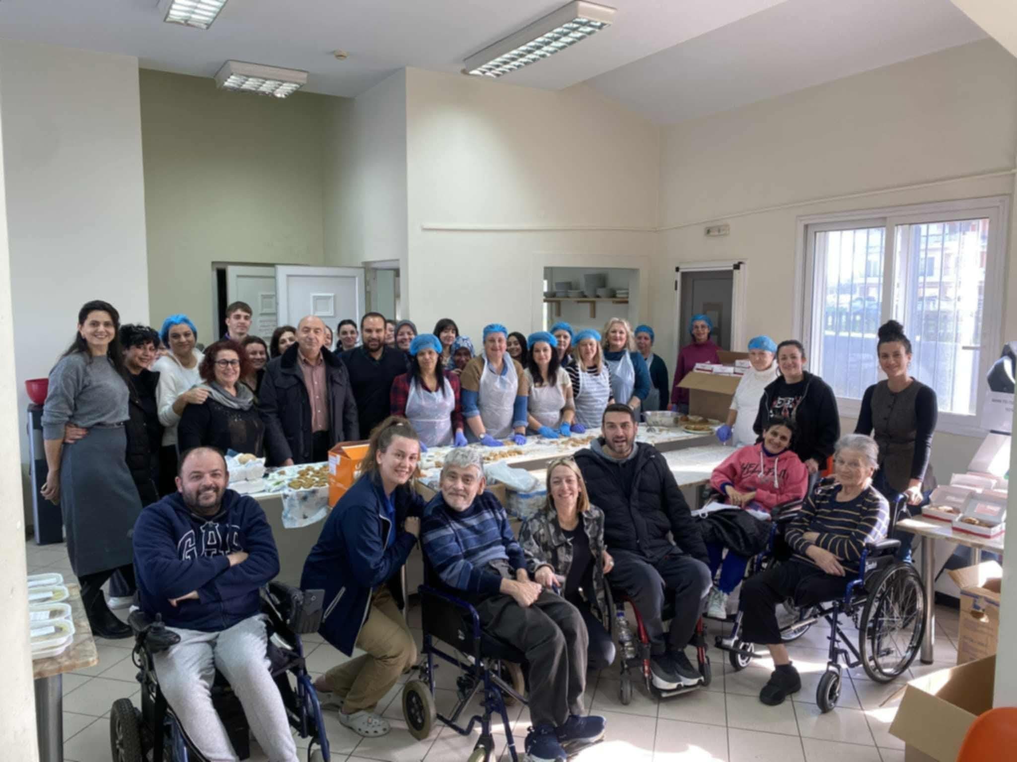 Δήμος Κομοτηνής και Σύλλογος “Περπατώ” παρασκεύασαν και μοίρασαν μελαμοκάρονα στους συμπολίτες μας!