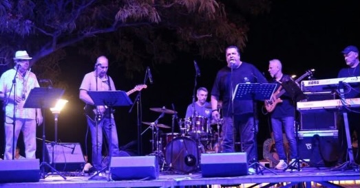 Συναυλία των “Endless Stream” στο χώρο της Πολιτιστικής Κίνησης Κομοτηνής Συναυλία των “Endless Stream” στο χώρο της Πολιτιστικής Κίνησης Κομοτηνής