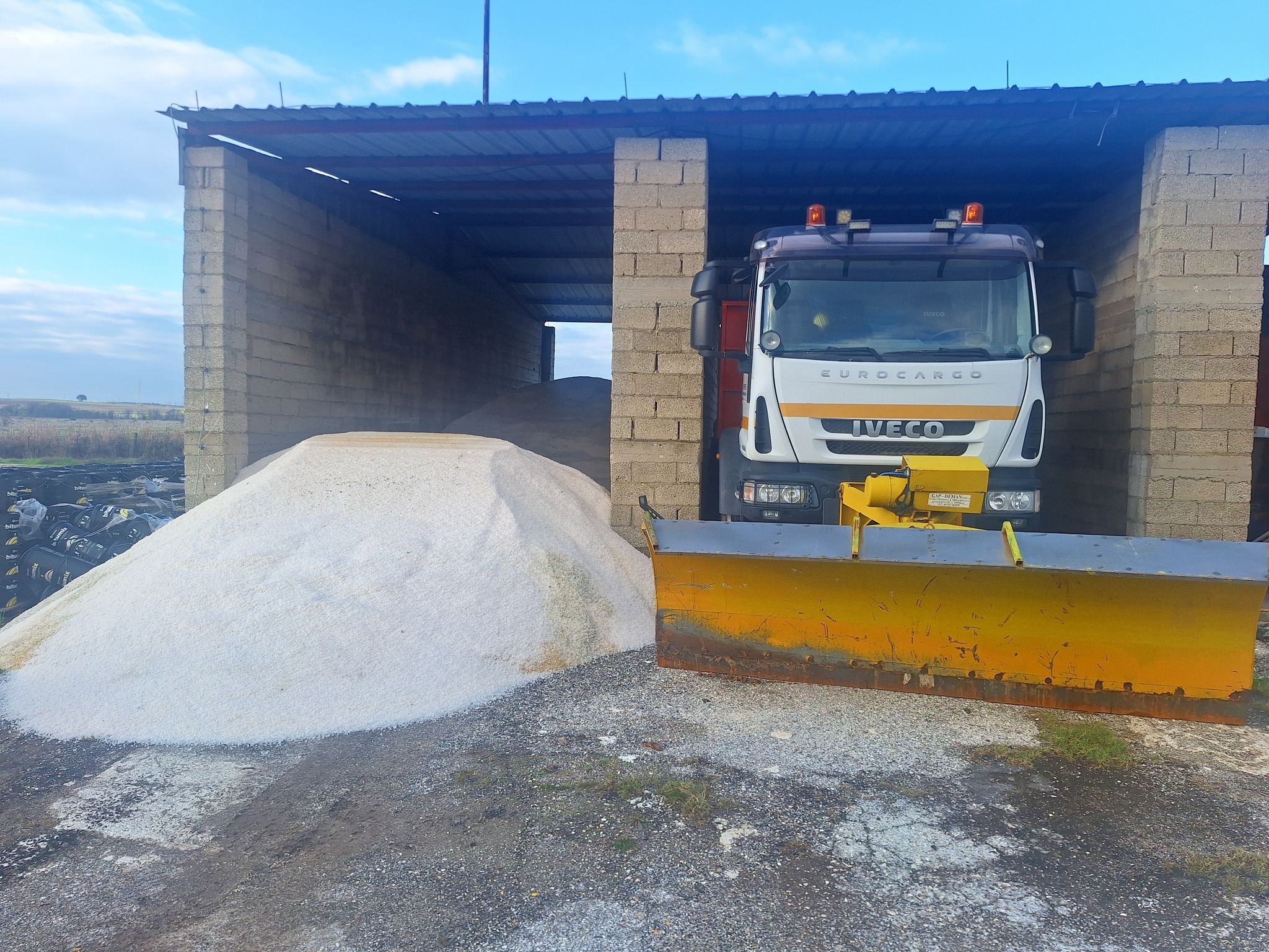 Ολοκλήρωση προμήθειας αλατιού αποχιονισμού ενόψει χειμερινής περιόδου, από την ΠΕ Ροδόπης Ολοκλήρωση προμήθειας αλατιού αποχιονισμού ενόψει χειμερινής περιόδου, από την ΠΕ Ροδόπης