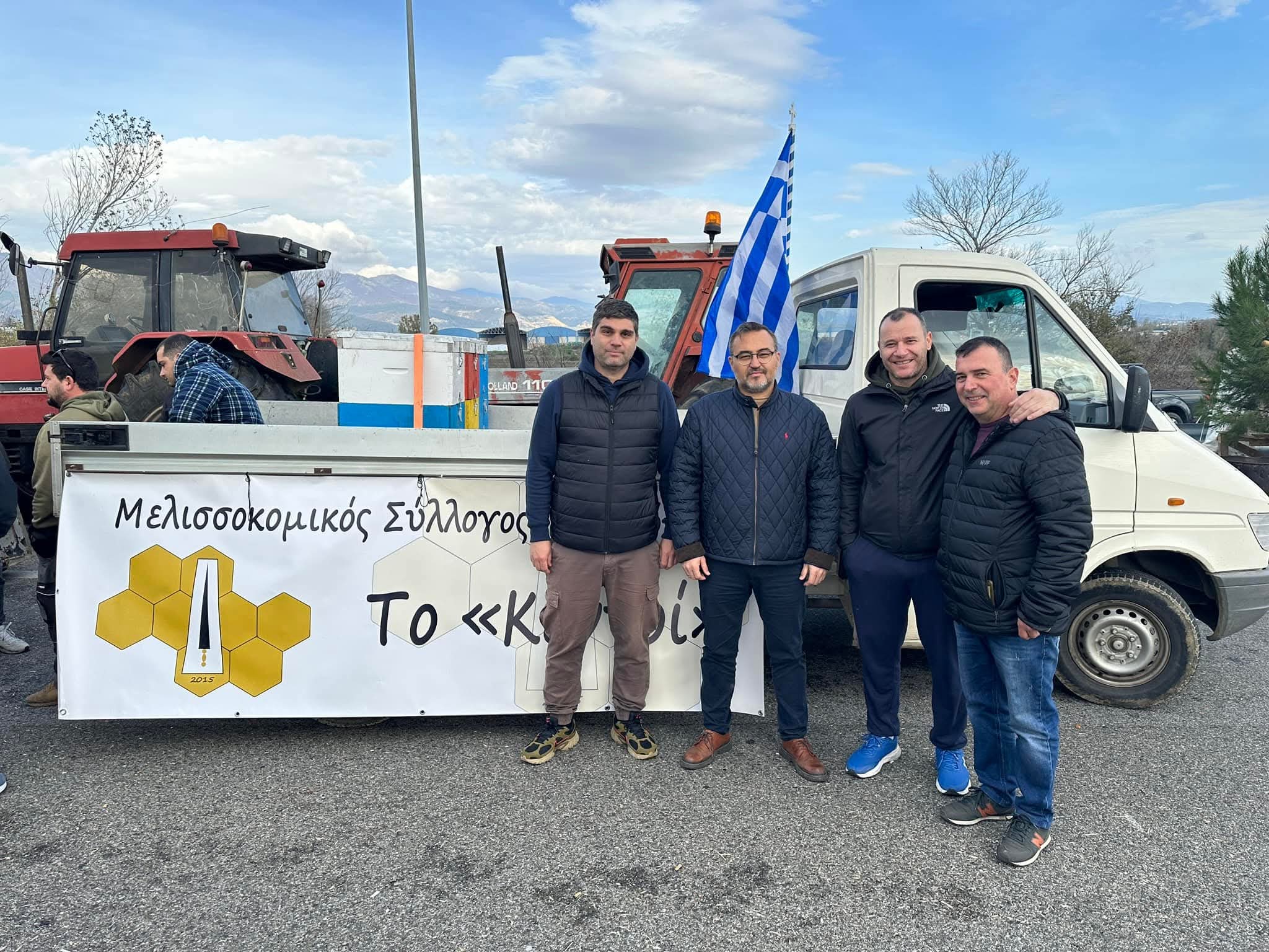 Ο Δήμαρχος Ιάσμου στην Εγνατία κοντά στους Αγρότες … Ο Δήμαρχος Ιάσμου στην Εγνατία κοντά στους Αγρότες …