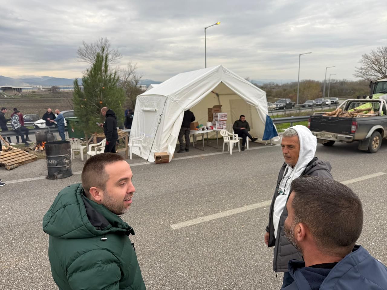 Ο Δήμαρχος Αρριανών κ. Χουσεΐν Ερδέμ στο μπλόκο των αγροτών στη Ροδόπη – Δήλωση πλήρους θεσμικής και υλικοτεχνικής συμπαράστασης