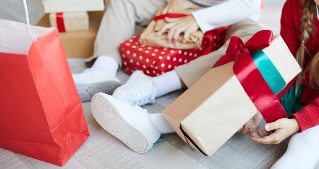 Κοινωνική Δράση για τα Χριστούγεννα από το Σύλλογο Εβριτών Ροδόπης Κοινωνική Δράση για τα Χριστούγεννα από το Σύλλογο Εβριτών Ροδόπης