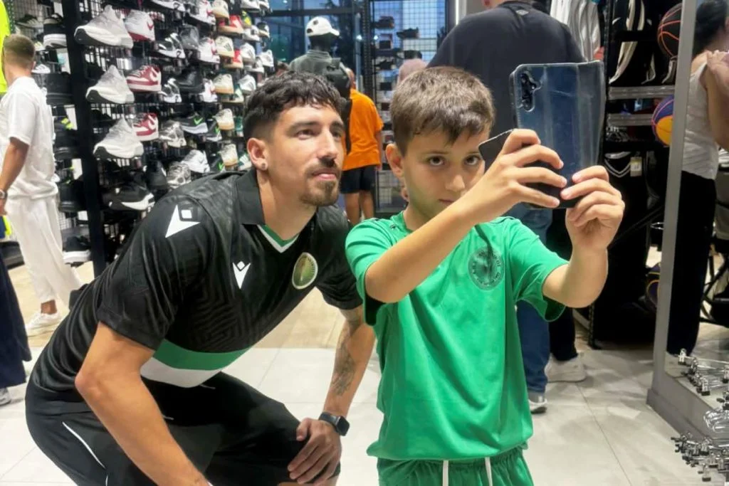 Γιορτινή εκδήλωση του Πανθρακικού στο κατάστημα Zakcret Sports Κομοτηνής Γιορτινή εκδήλωση του Πανθρακικού στο κατάστημα Zakcret Sports Κομοτηνής