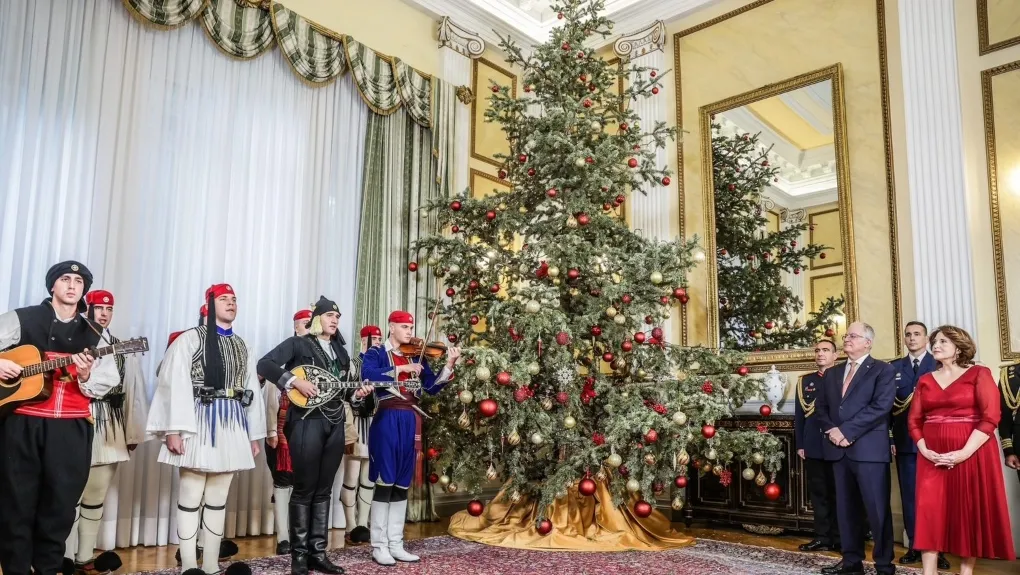 Τα Χριστουγεννιάτικα των πολιτικών αρχηγών