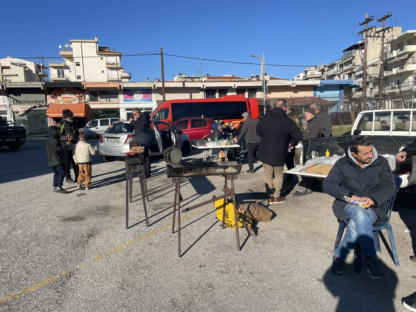 Αποχαιρετισμός του παλιού χρόνου από τους εργαζόμενους στο ΚΤΕΛ Κομοτηνής, με ψησίματα και φαγοπότι (φωτος)