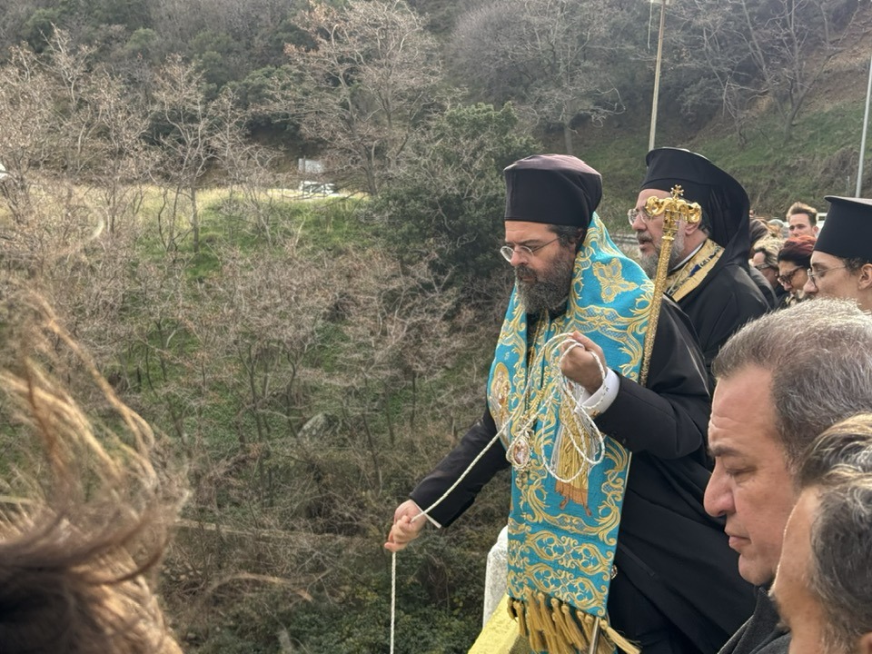 Καθαγιάστηκαν τα νερά του ποταμού Κομψάτου στον Ίασμο Ροδόπης (φωτος)