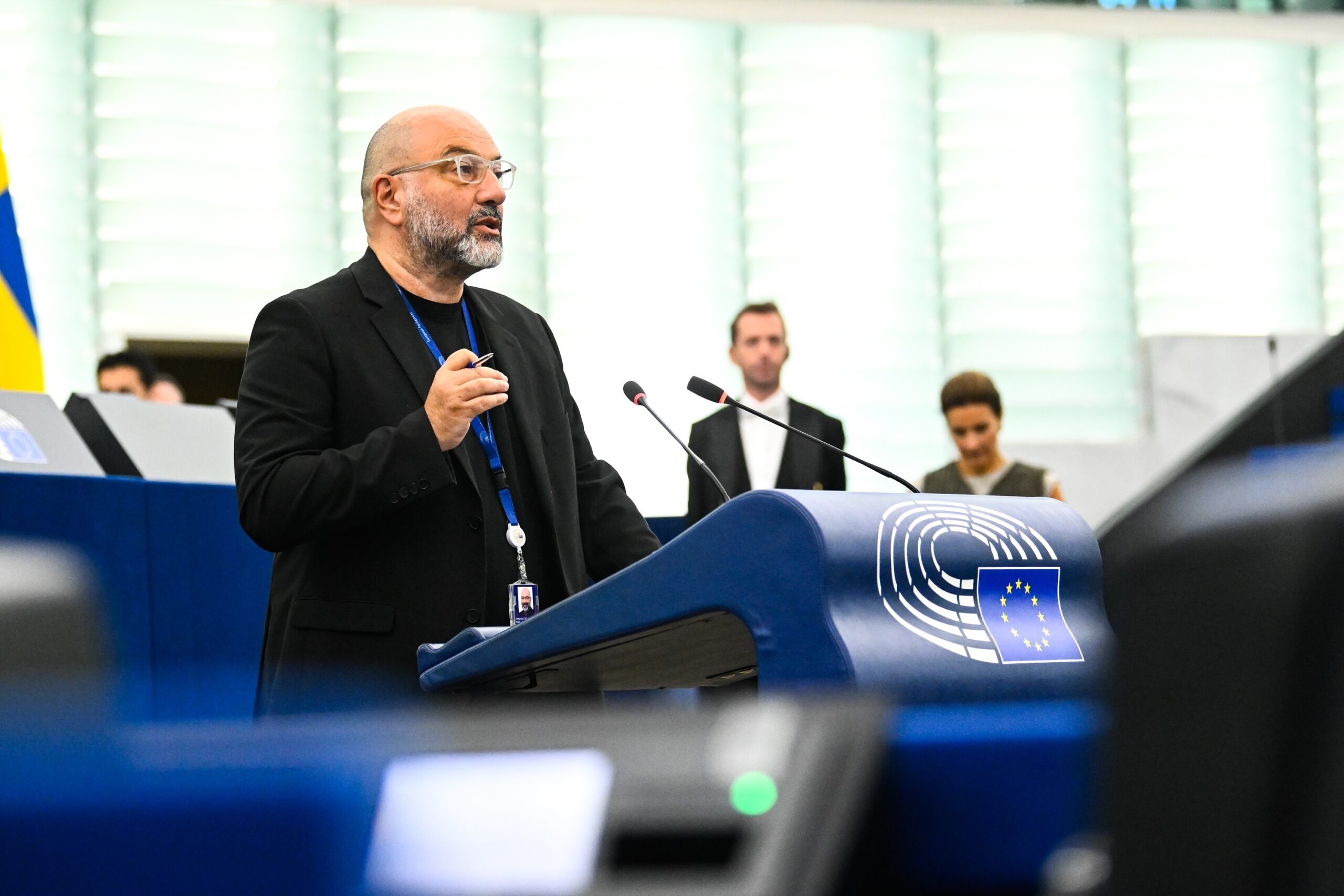 Κομισιόν προς Σάκη Αρναούτογλου: Η στήριξη μικρών καφενείων και παντοπωλείων στα ορεινά χωριά επιτρέπεται Κομισιόν προς Σάκη Αρναούτογλου: Η στήριξη μικρών καφενείων και παντοπωλείων στα ορεινά χωριά επιτρέπεται