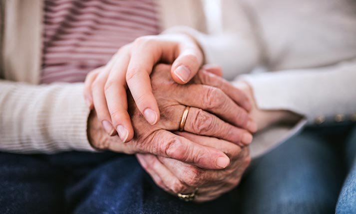 Ποιο σημείο του σώματός μας πρέπει να κρατάμε πάντα καθαρό για να μειώσουμε τον κίνδυνο για Πάρκινσον – Τι λέει  νέα μελέτη