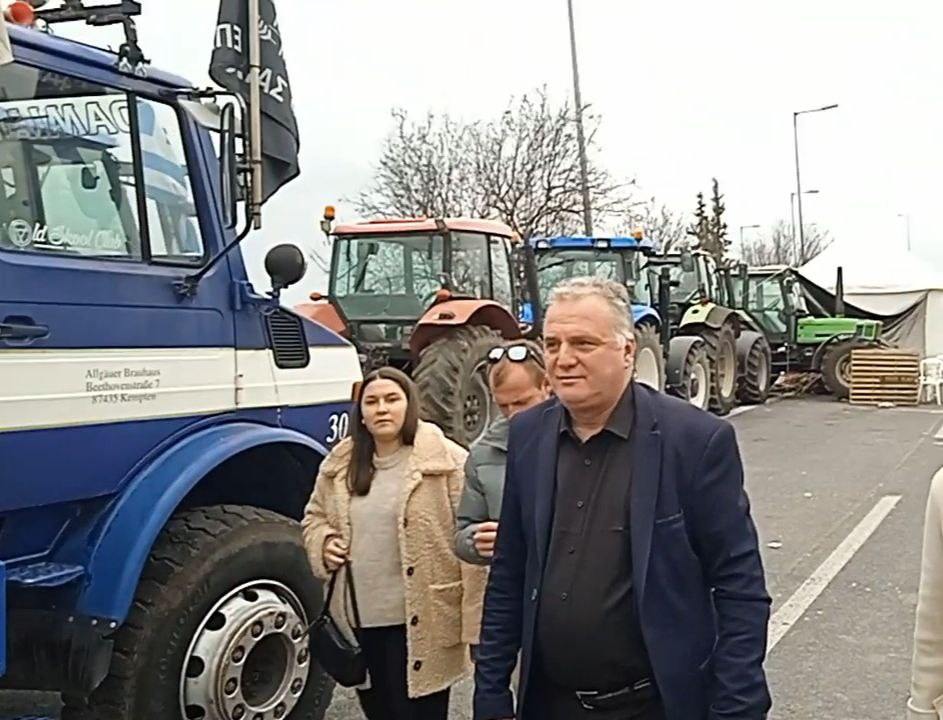 «Η Ευλογιά των Προβάτων δεν νικιέται με ευχές: η επιστήμη μίλησε, η κυβέρνηση όχι»