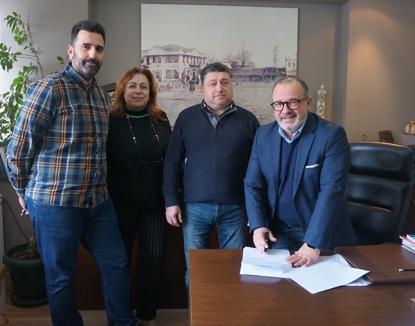 Δήμος Κομοτηνής: Υπογραφή  του έργου «Συντηρήσεις εσωτερικής οδοποιίας οικισμών Δήμου Κομοτηνής 2025-2026- 2027»