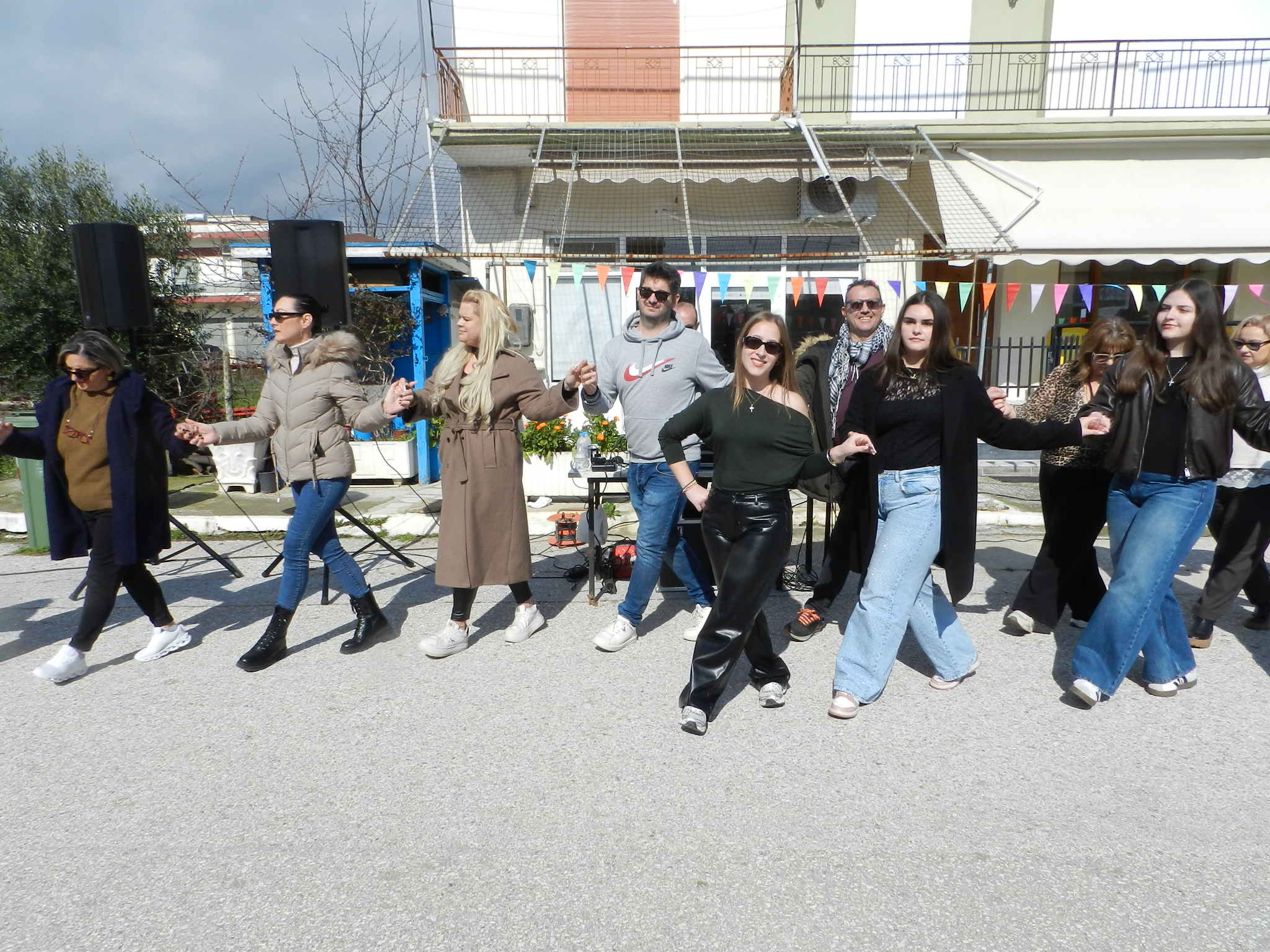 Γλέντι με παραδοσιακά εδέσματα στον οικισμό  Διαλαμπής του Δήμου Ιάσμου την Καθαρή Δευτέρα