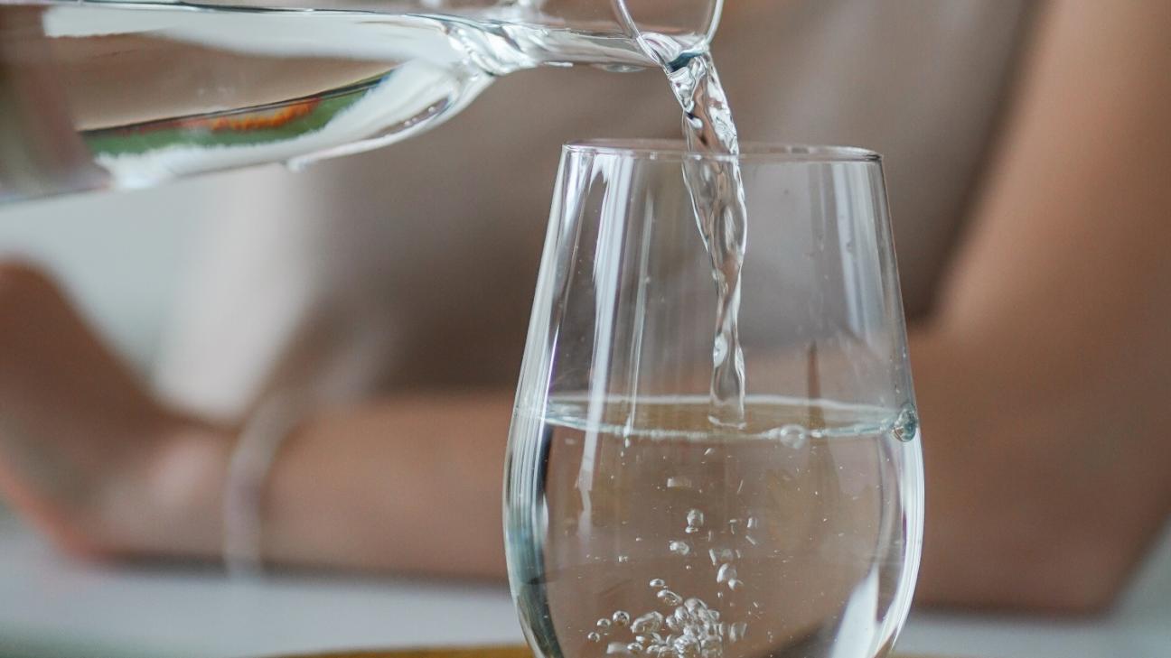 Η ιαπωνική συνήθεια που βοηθά στην απώλεια βάρους ξεκινώντας τη μέρα μόνο με νερό!