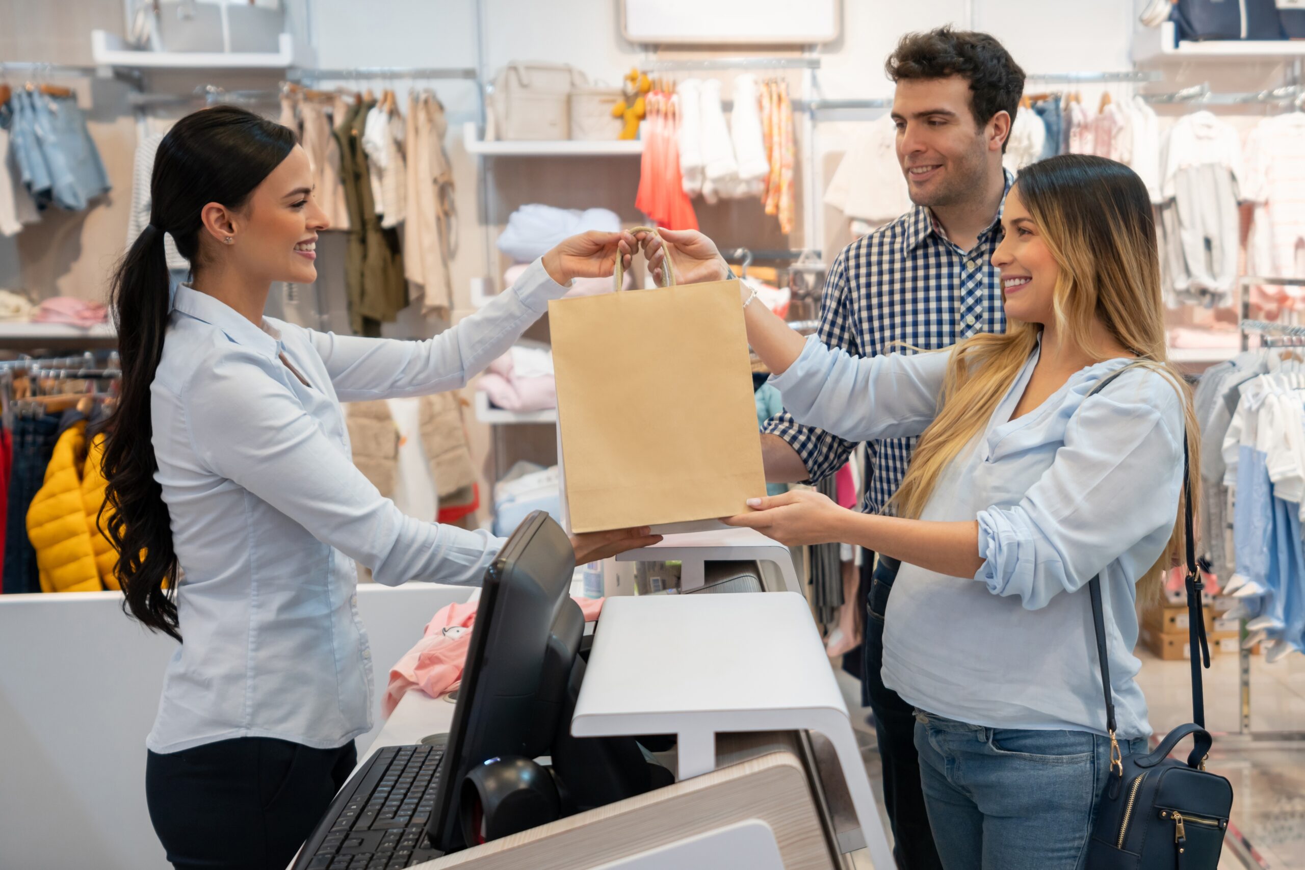 Συνεργασία ΕΣΕΕ – Τράπεζα Πειραιώς : Στηρίζουμε στην πράξη τις εμπορικές επιχειρήσεις