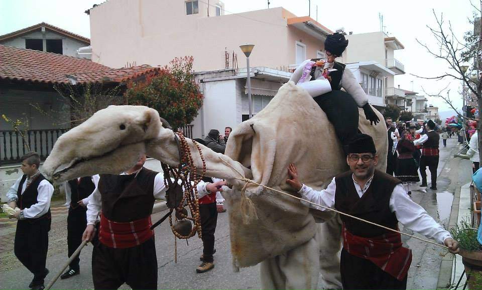 Καθαρή Δευτέρα στις Φέρες του Έβρου με την αναβίωση του εθίμου της Καμήλας Καθαρή Δευτέρα στις Φέρες του Έβρου με την αναβίωση του εθίμου της Καμήλας
