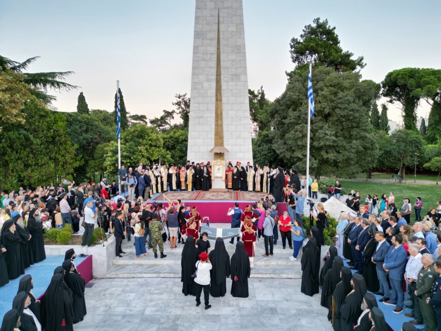 Υποδοχή πιστού αντίγραφου Ιεράς Εικόνας «ΑΞΙΟΝ ΕΣΤΙ» στην ΚΟΜΟΤΗΝΗ Υποδοχή πιστού αντίγραφου Ιεράς Εικόνας «ΑΞΙΟΝ ΕΣΤΙ» στην ΚΟΜΟΤΗΝΗ