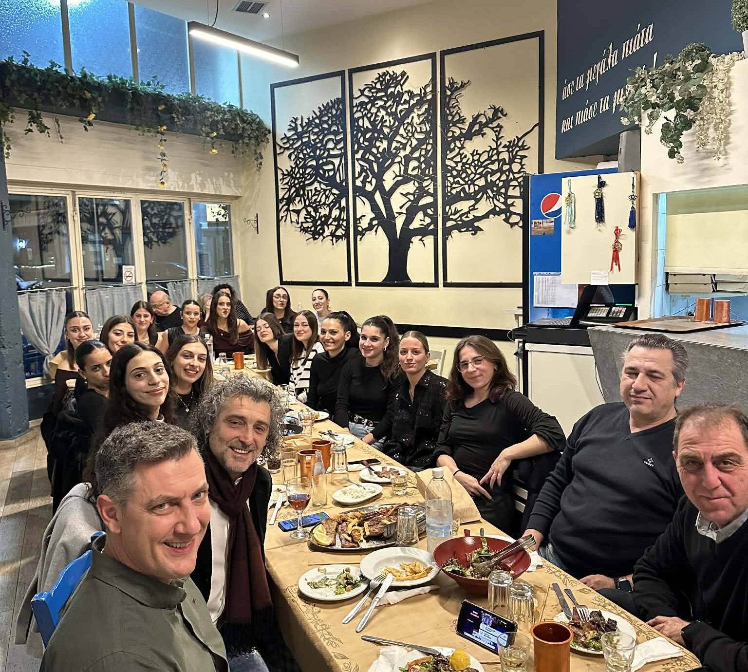 Κοπή βασιλόπιτας για τη γυναικεία ομάδα Βόλεϊ της ΑΕ Κομοτηνής (φωτος)