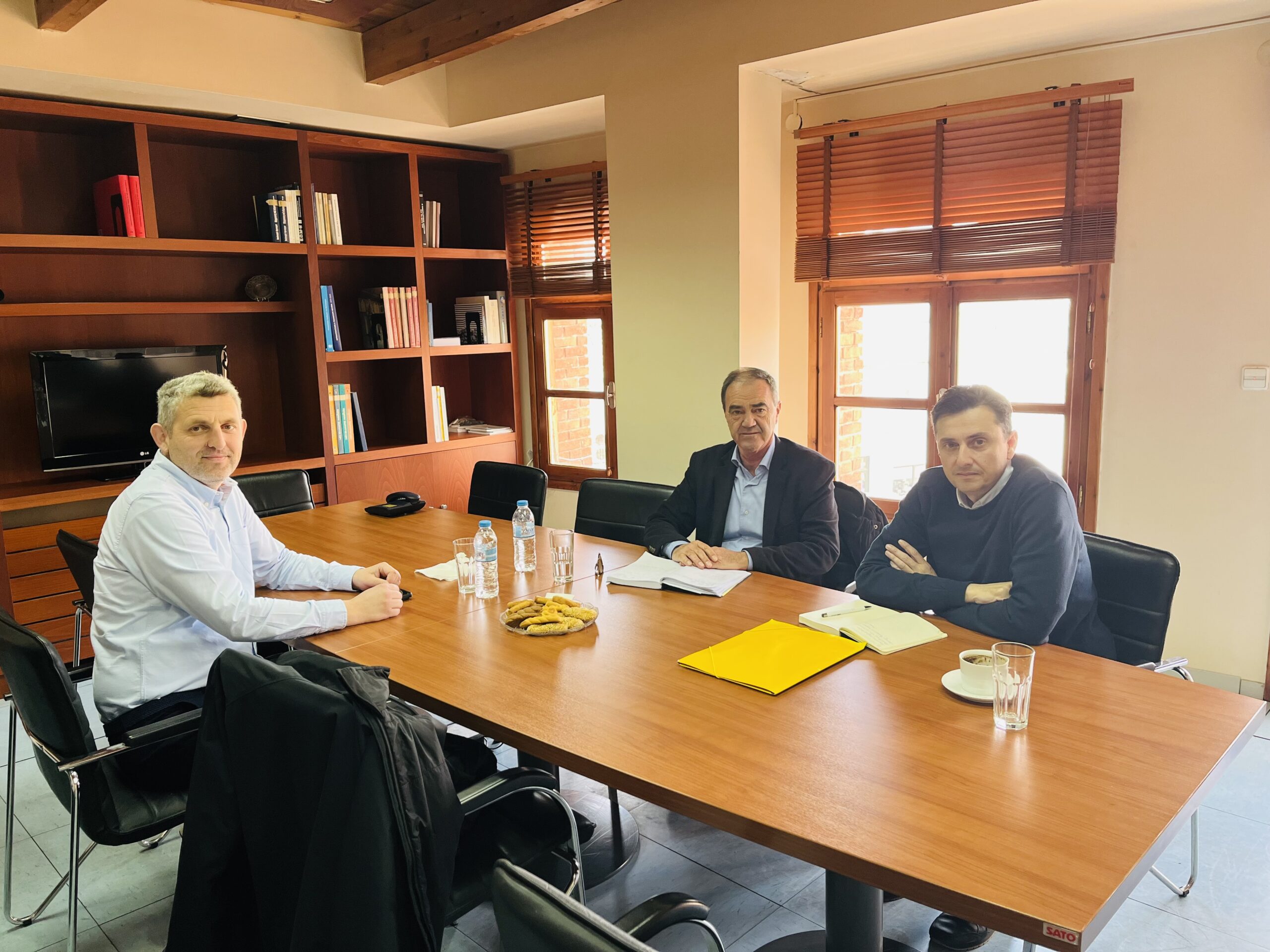 Συνάντηση εργασίας μεταξύ του Προέδρου του Τ.Ε.Ε. Θράκης και του Δημάρχου Μαρωνείας – Σαπών