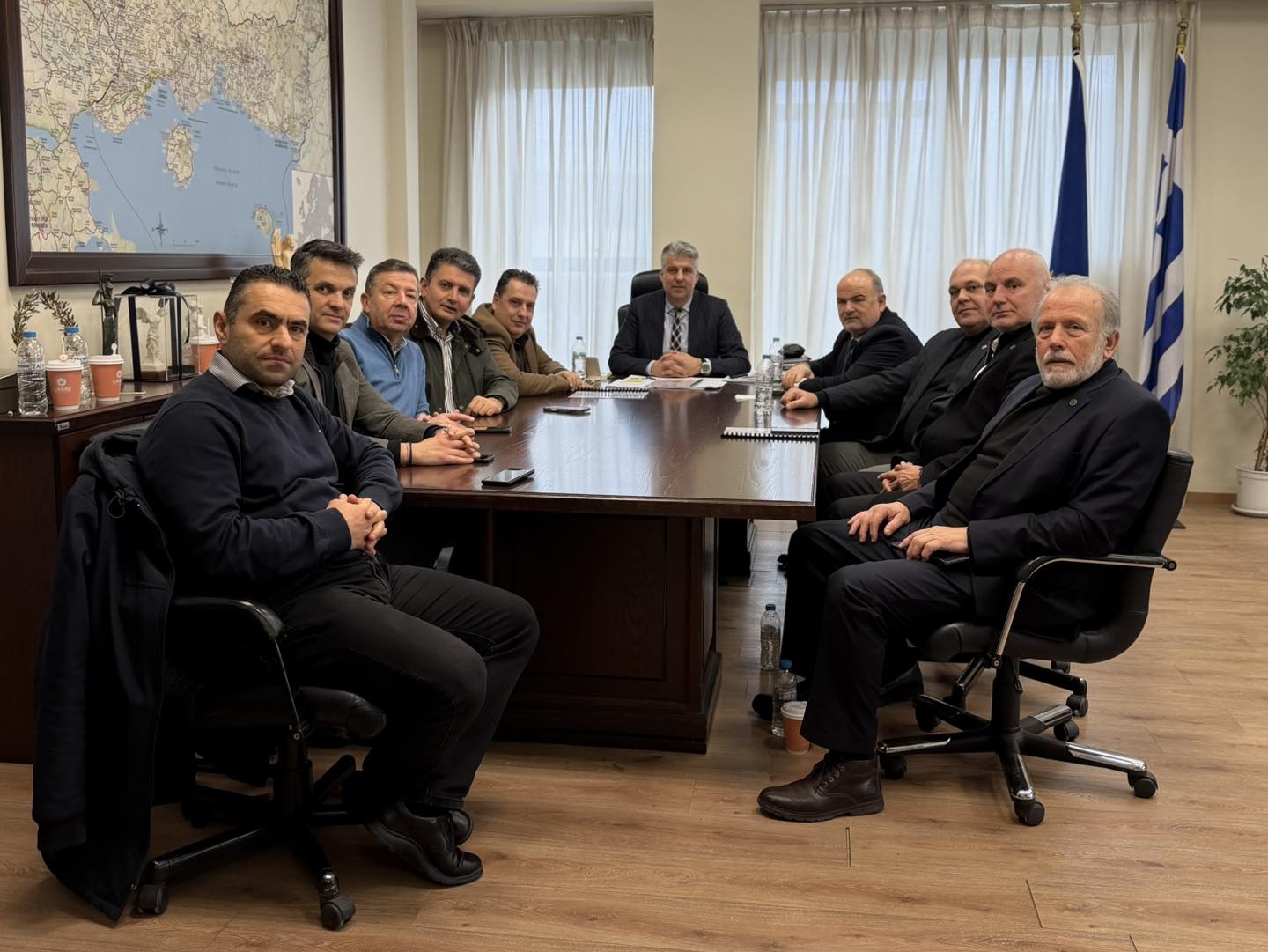 Κομοτηνή: Συνάντηση του περιφερειάρχη ΑΜΘ με τον πρόεδρο ΙΜΕ ΓΣΕΒΕΕ Γ. Καββαθά και εκπροσώπους των ΟΕΒΕΣ της ΠΑΜΘ Κομοτηνή: Συνάντηση του περιφερειάρχη ΑΜΘ με τον πρόεδρο ΙΜΕ ΓΣΕΒΕΕ Γ. Καββαθά και εκπροσώπους των ΟΕΒΕΣ της ΠΑΜΘ